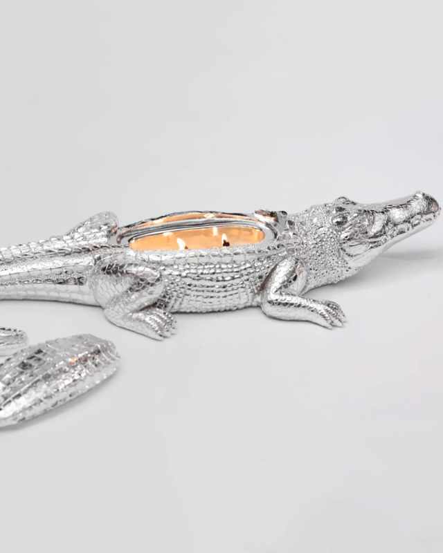 Silvertone Grand Alligator Candle, 14 oz.